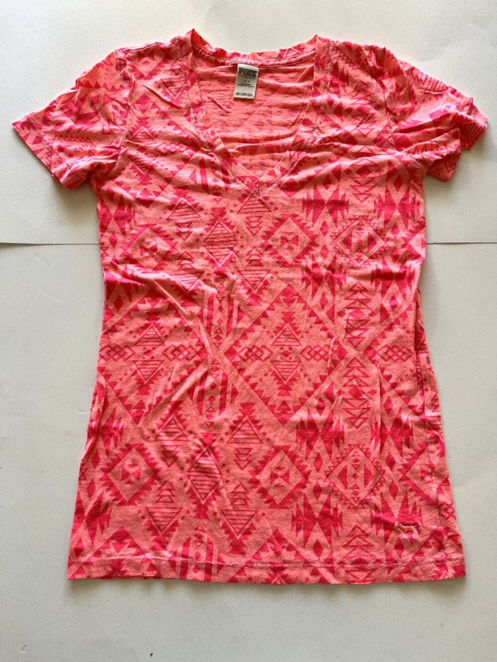 Women's PINK Victoria's Secret Coral Pink Aztec Geometric V-Neck Tee Small